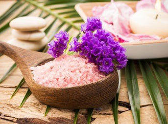 按摩哪些穴位可以调理女性乳腺增生?